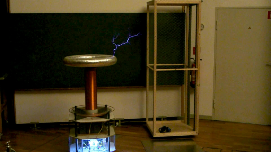 E 24.10 faraday käfig - Experimente - Physik - Kategorien - Videoportal  Universität Freiburg